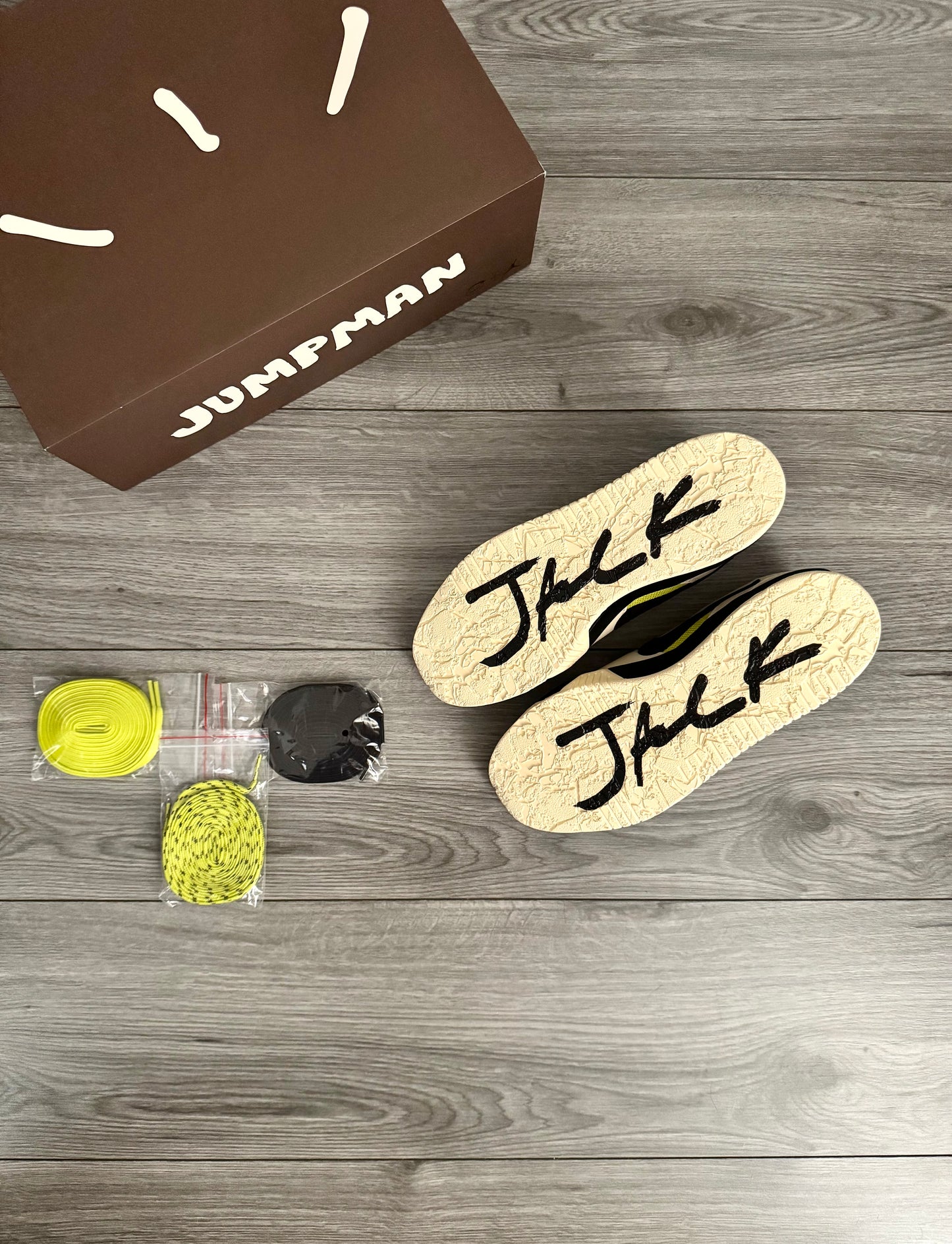 JUMPMAN JACK TRAVIS SCOTT BRIGHT